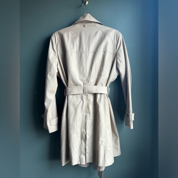 London Fog Classic Trench Mid-Length - Picture 2 of 5